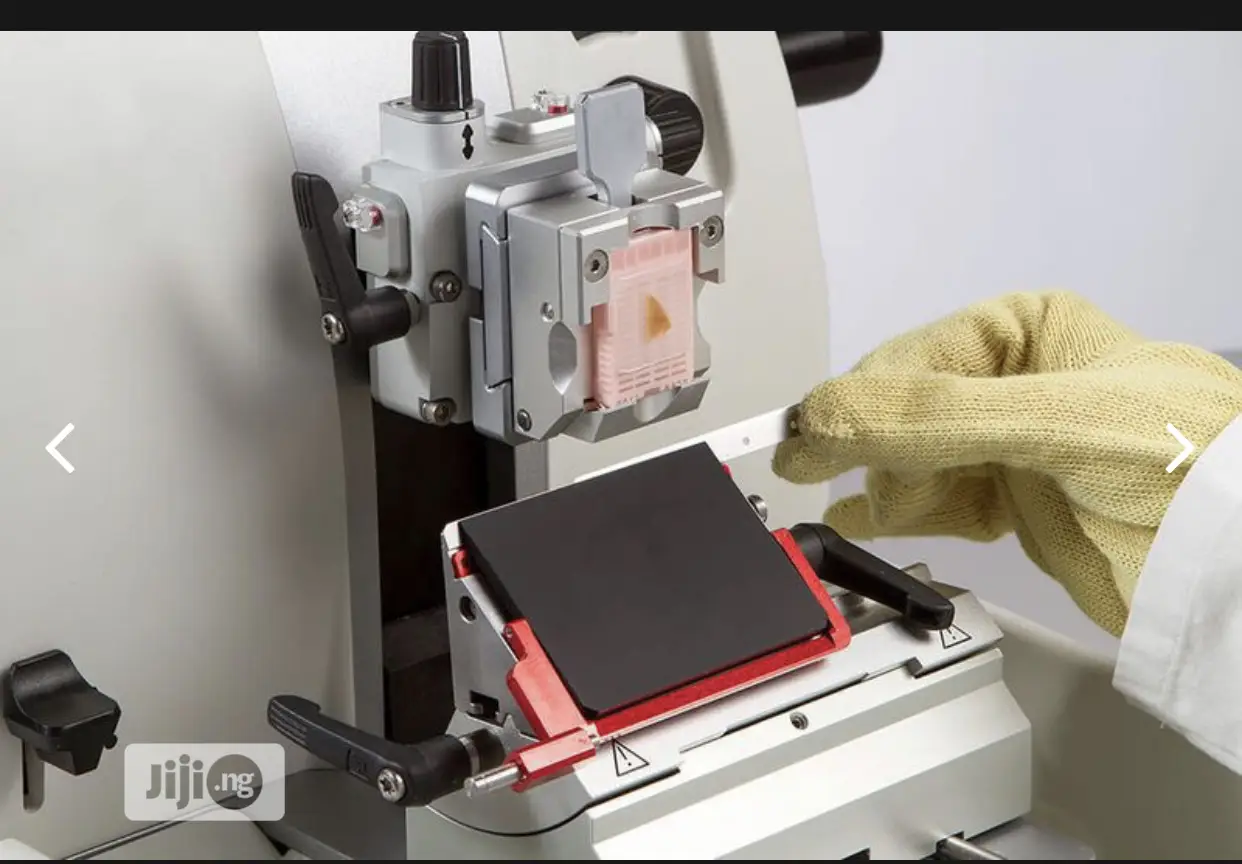 Histocore AUTOCUT ­ Fully­Motorized Microtome ­ Clinical