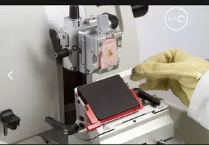 Histocore AUTOCUT ­ Fully­Motorized Microtome ­ Clinical