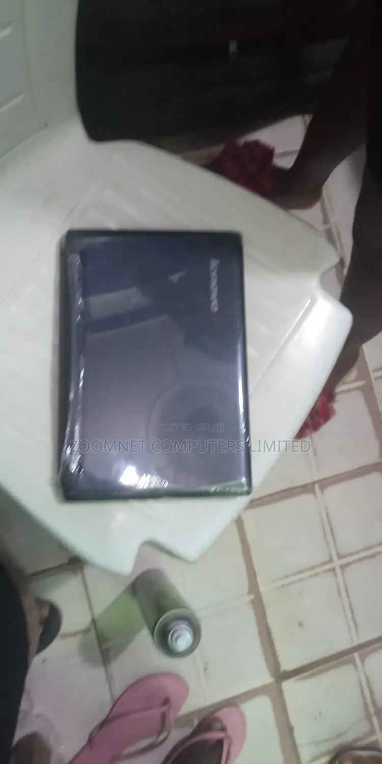 Laptop Lenovo 2GB Intel HDD 320GB