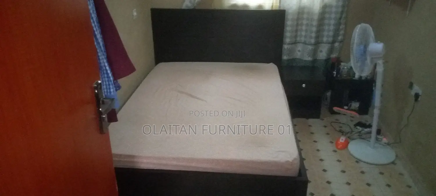 Newly Made 41⁄2/6fit Bedframe