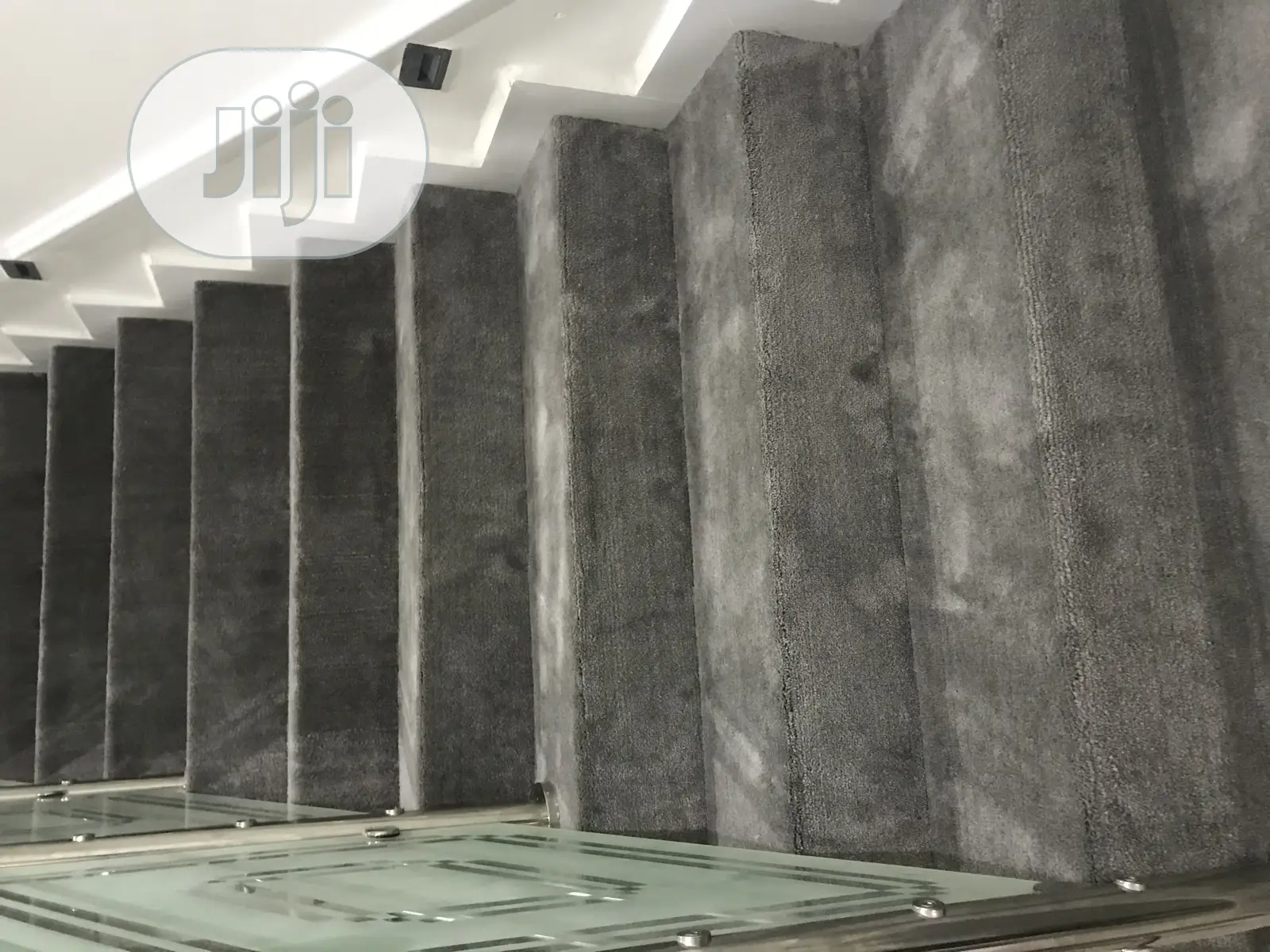 Soft Plain Grey Silky Rug For Staircase Indoor