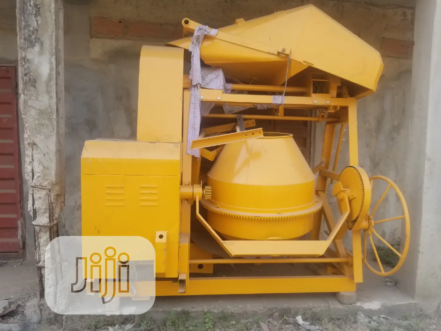 Concrete Mixer Machine With Hopper