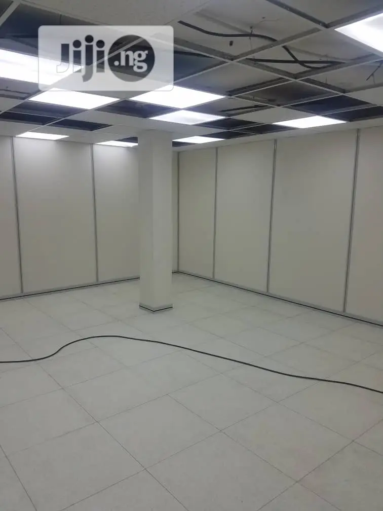 Raised Floow Equipmene Construction