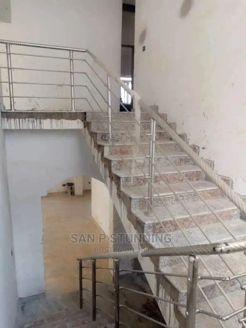 Stainless Handrail With Twisted Top