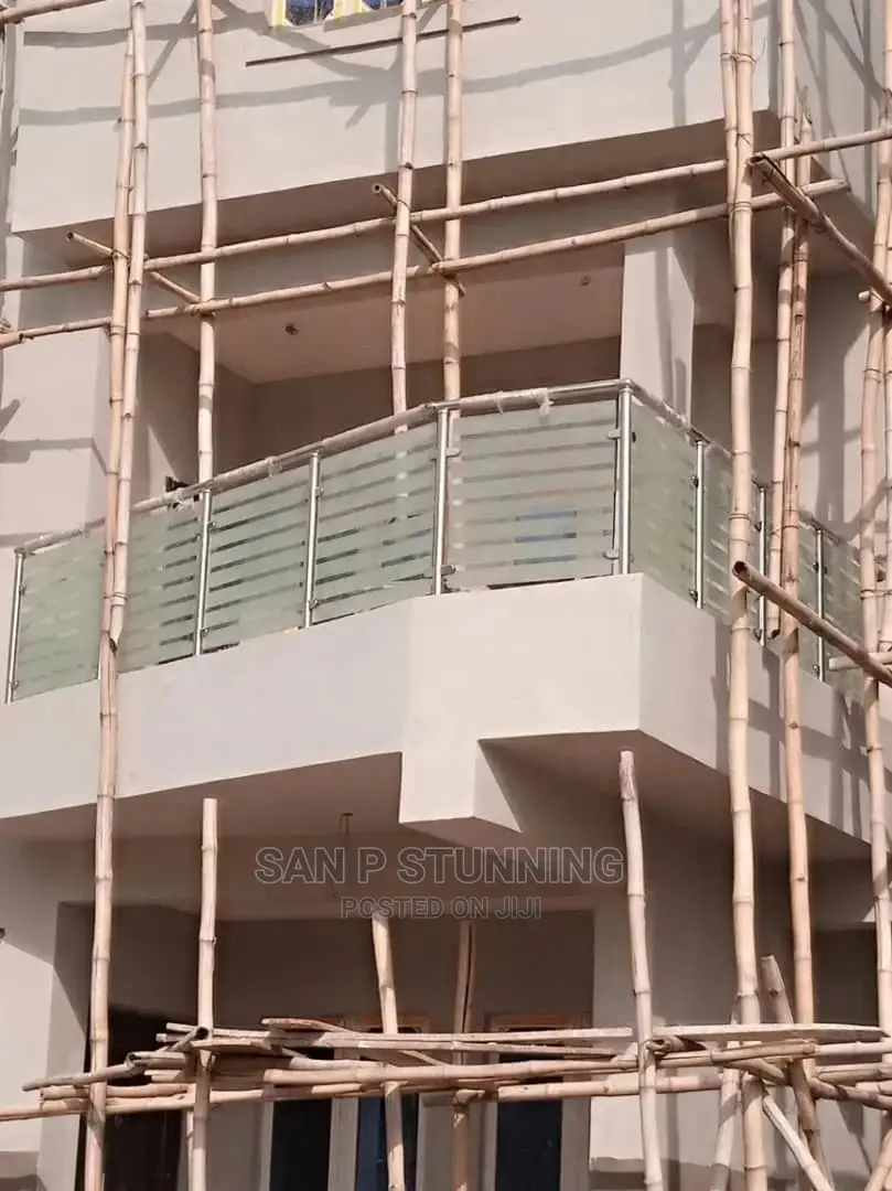 Handrail Glass With Border Line