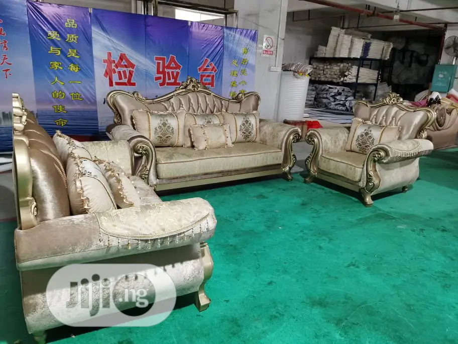 Royal Sofa /Cushion