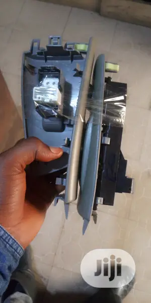 Complete Button (Tapping Glass) for Corolla 2005 Model