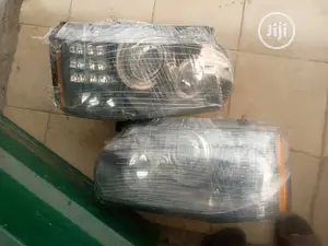 RANGE ROVER Voque Samama 2012 Head Light