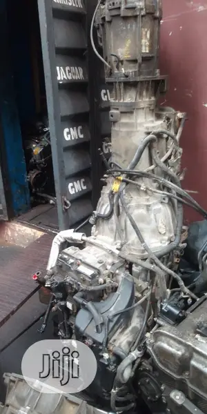 Complete Engine and Gearbox for Hummer3 Jeep