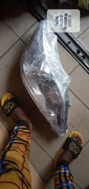 Head Lamp Es 350 Lexus 2010