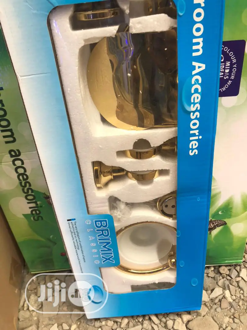 Complete Bathroom Accesories.