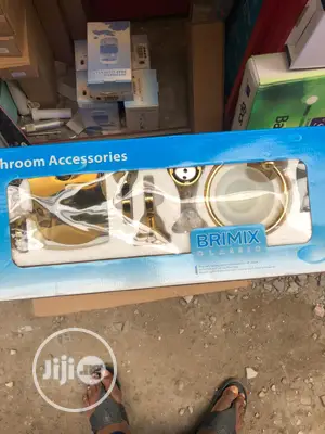 Complete Bathroom Accesories.