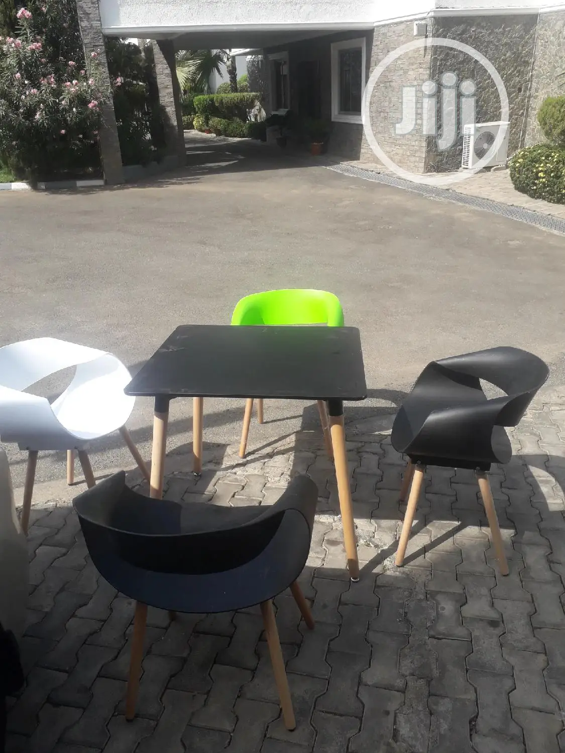Outdoor Chairs Table