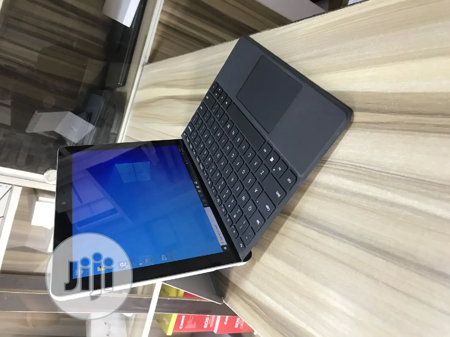 Laptop Microsoft 4GB Intel Pentium SSD 60GB