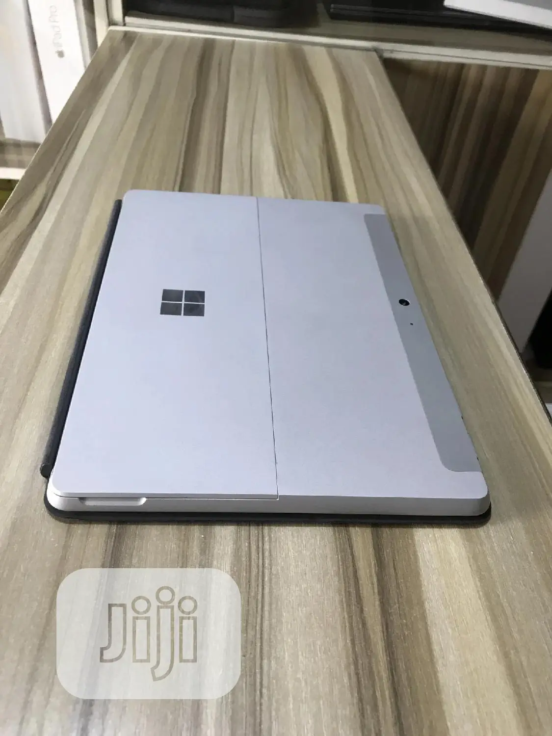 Laptop Microsoft 4GB Intel Pentium SSD 60GB
