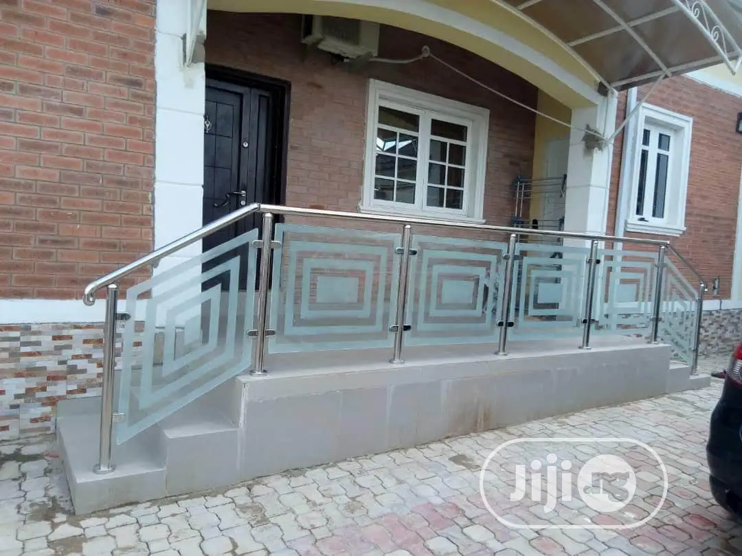 Stainless Rail With 10mm Glass Rail