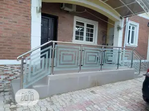 Stainless Rail With 10mm Glass Rail