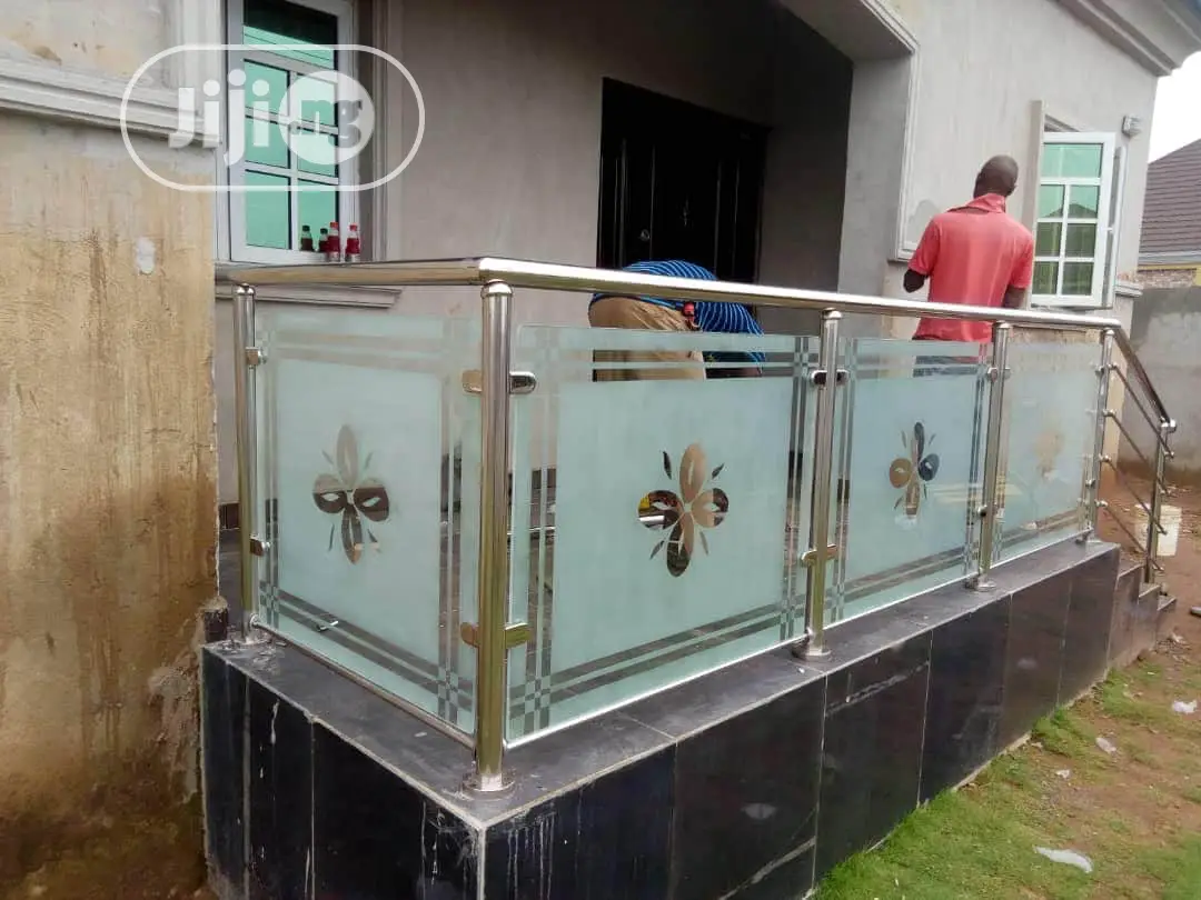 Stainless Rail With 10mm Glass Rail