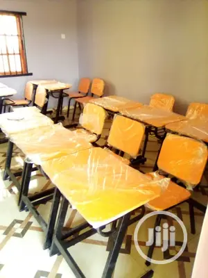 Classroom Desk /Chairs
