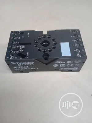 Schneider Pin Relay