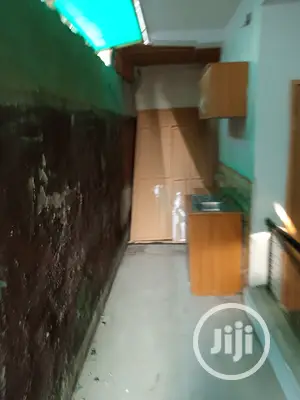 Building Contractor