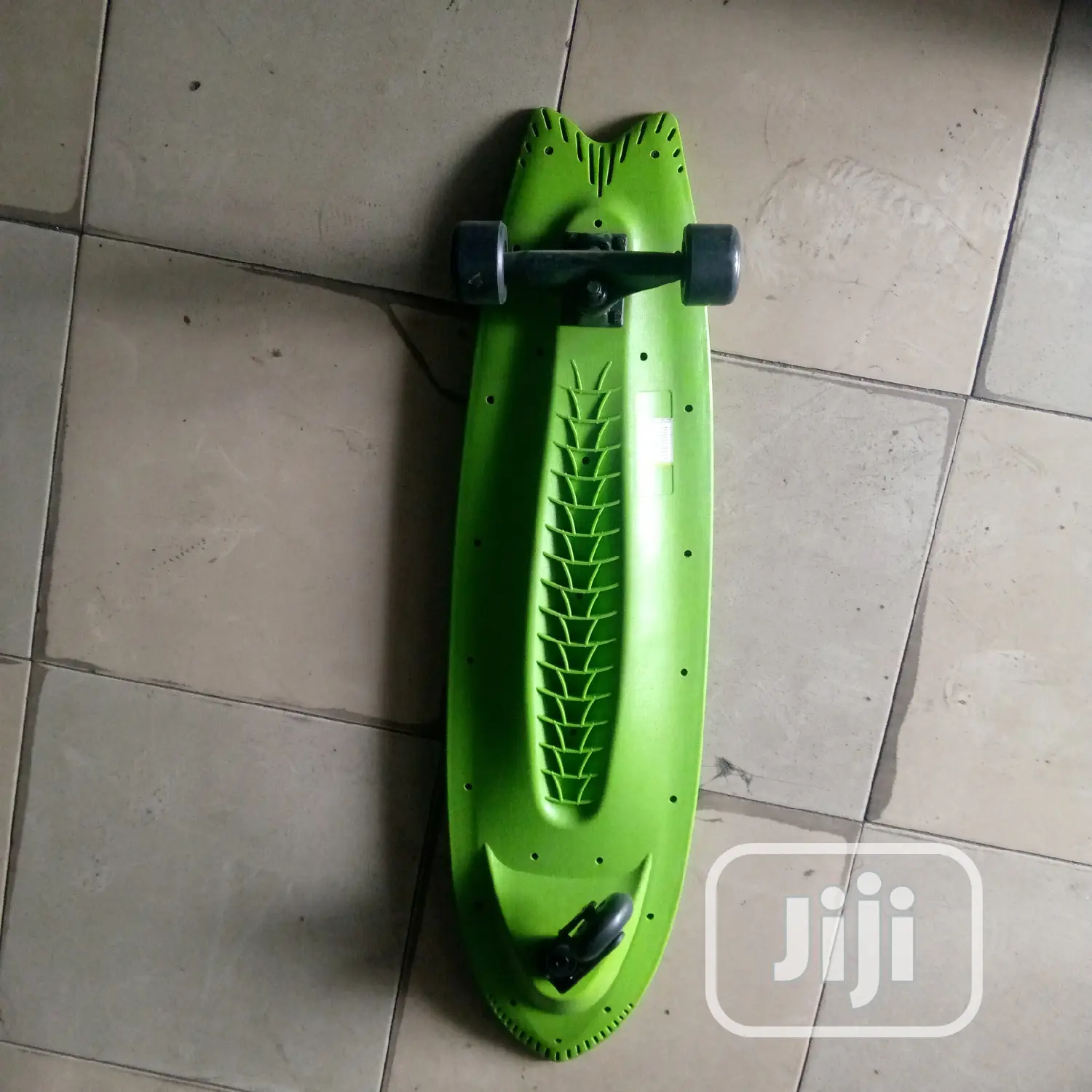 Sharker Skateboard