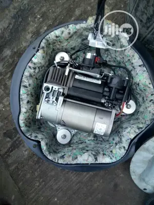 Lifting Balloon Pump for Range Rover Sport.