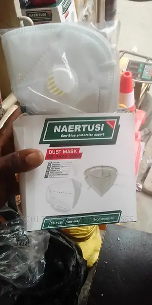 Neartusi Face Mask With Feltar