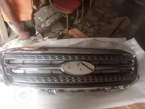 Front Grille Ford Taurus
