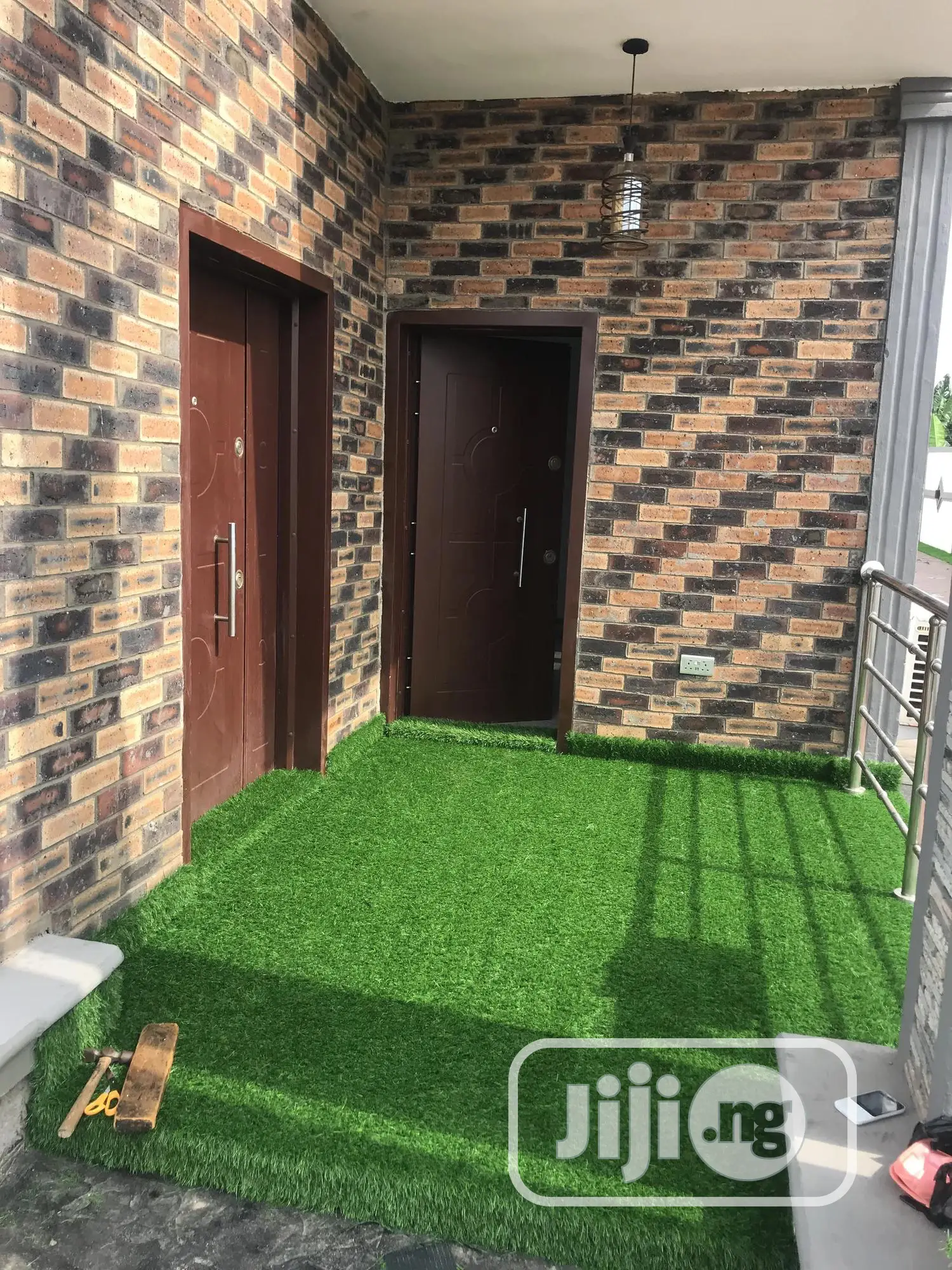 Transform Your Home Entrance With Green Grass