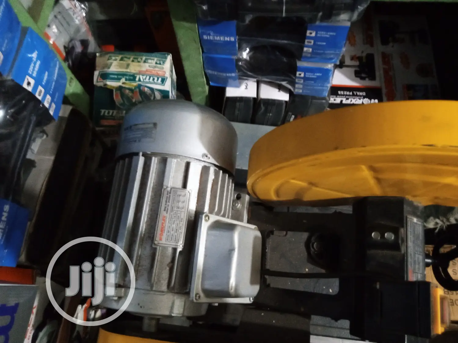 Cutt Off Saw Machine