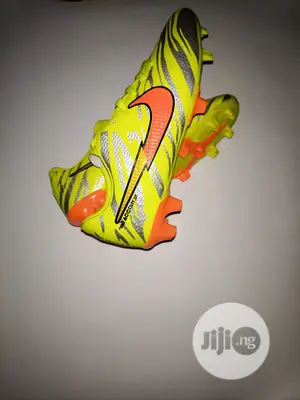 Quality Original Soccer Football Boots