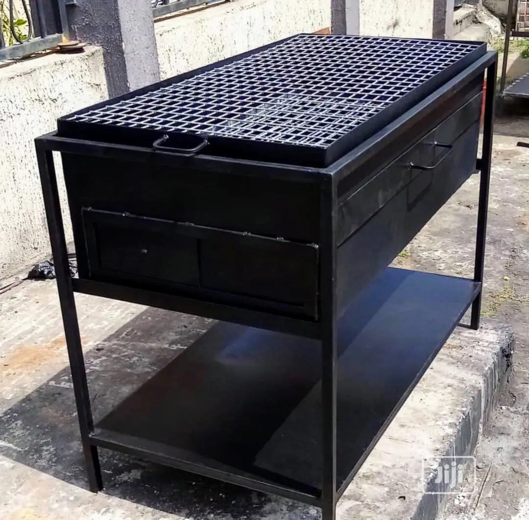 Chacoal Grill For Barbecued Fish And Chicken Grilling