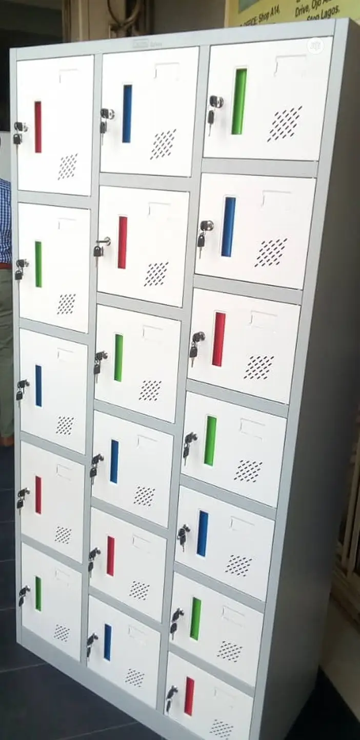 High Quality Modern 18steps Multipurpose Luggage Lockers