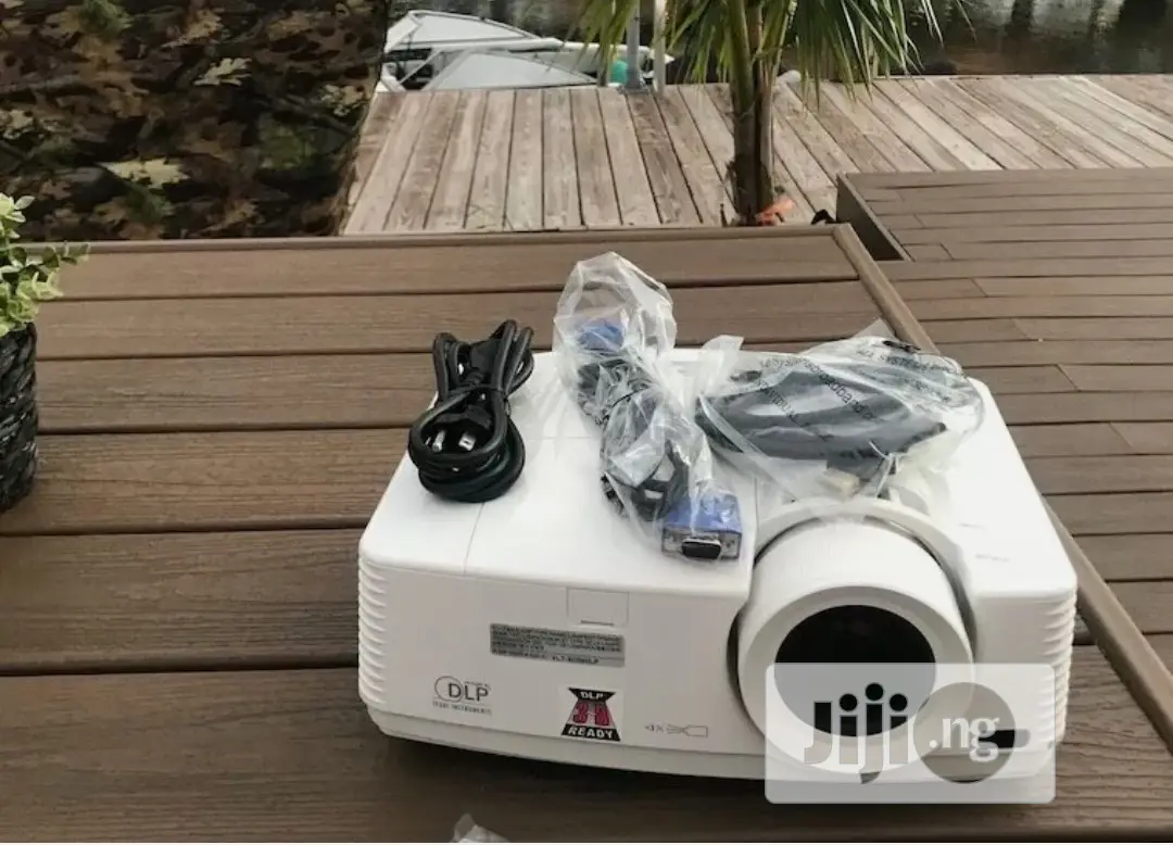 Mitsubishi Daylight Projector