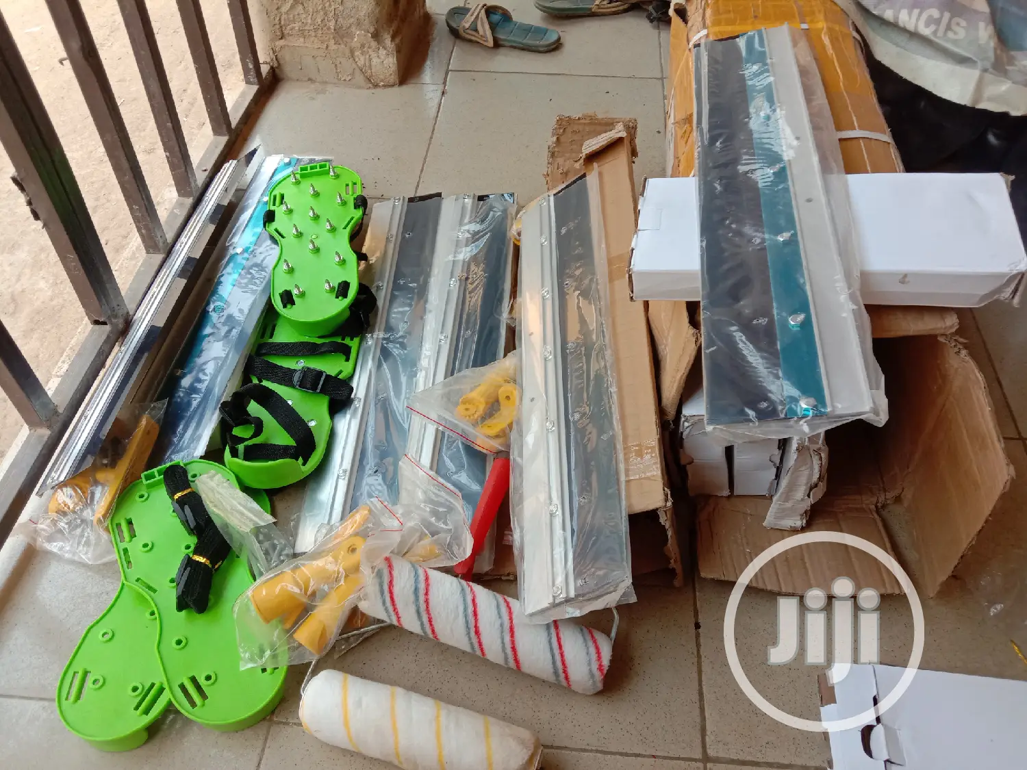 Correct Epoxy Spike Shoes, Squeegee, Rollers for Sell