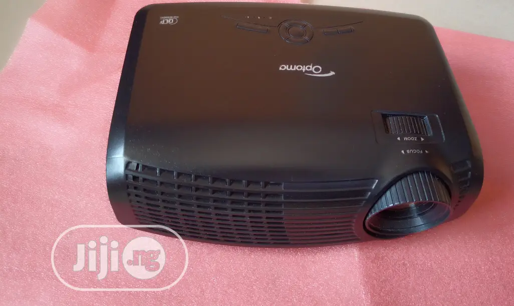Projector Optoma