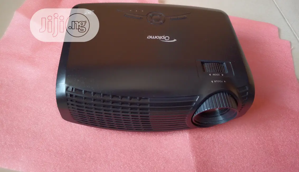 Projector Optoma