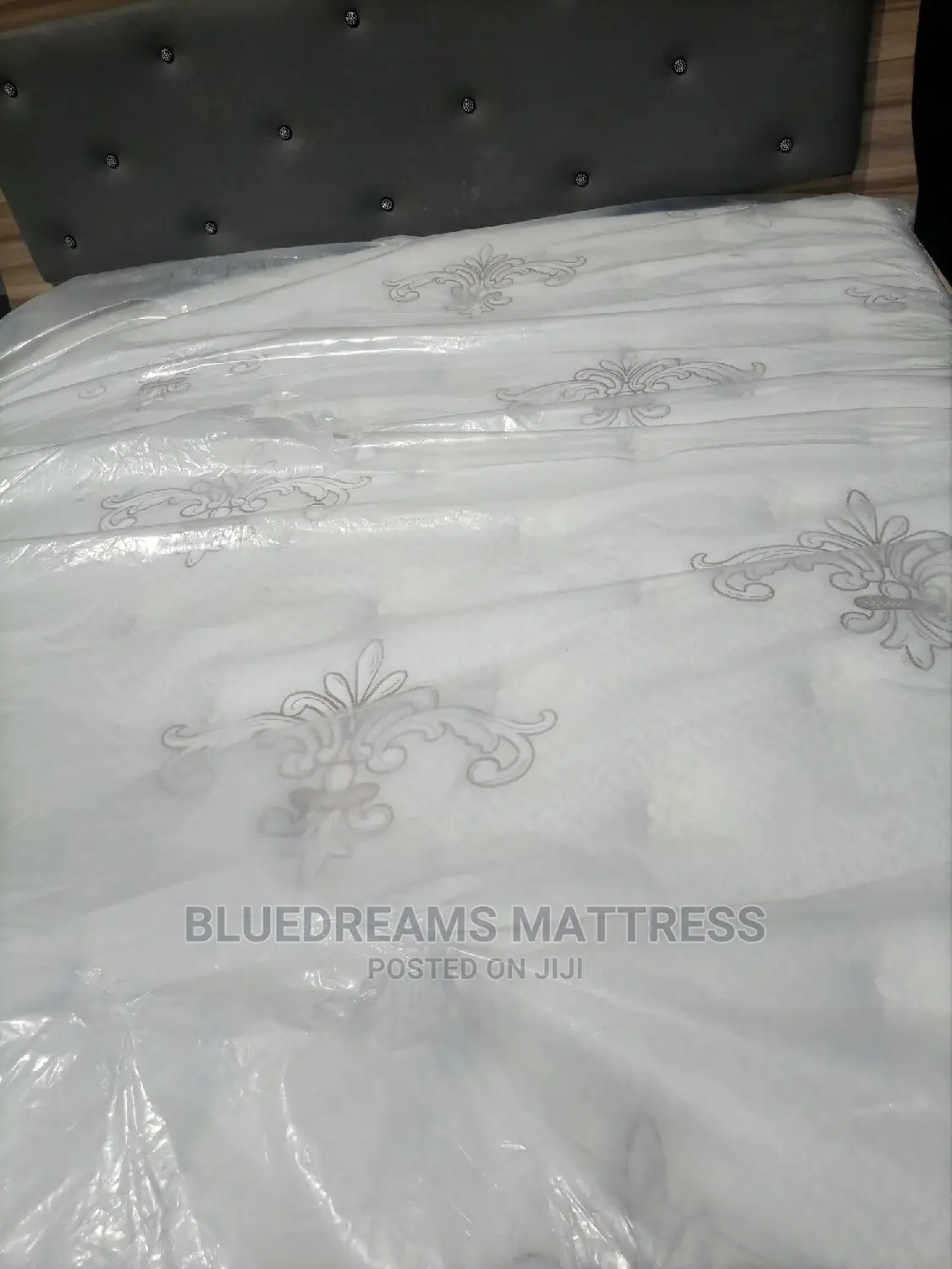 USA 4.5by6 Mattress and Bed Frame