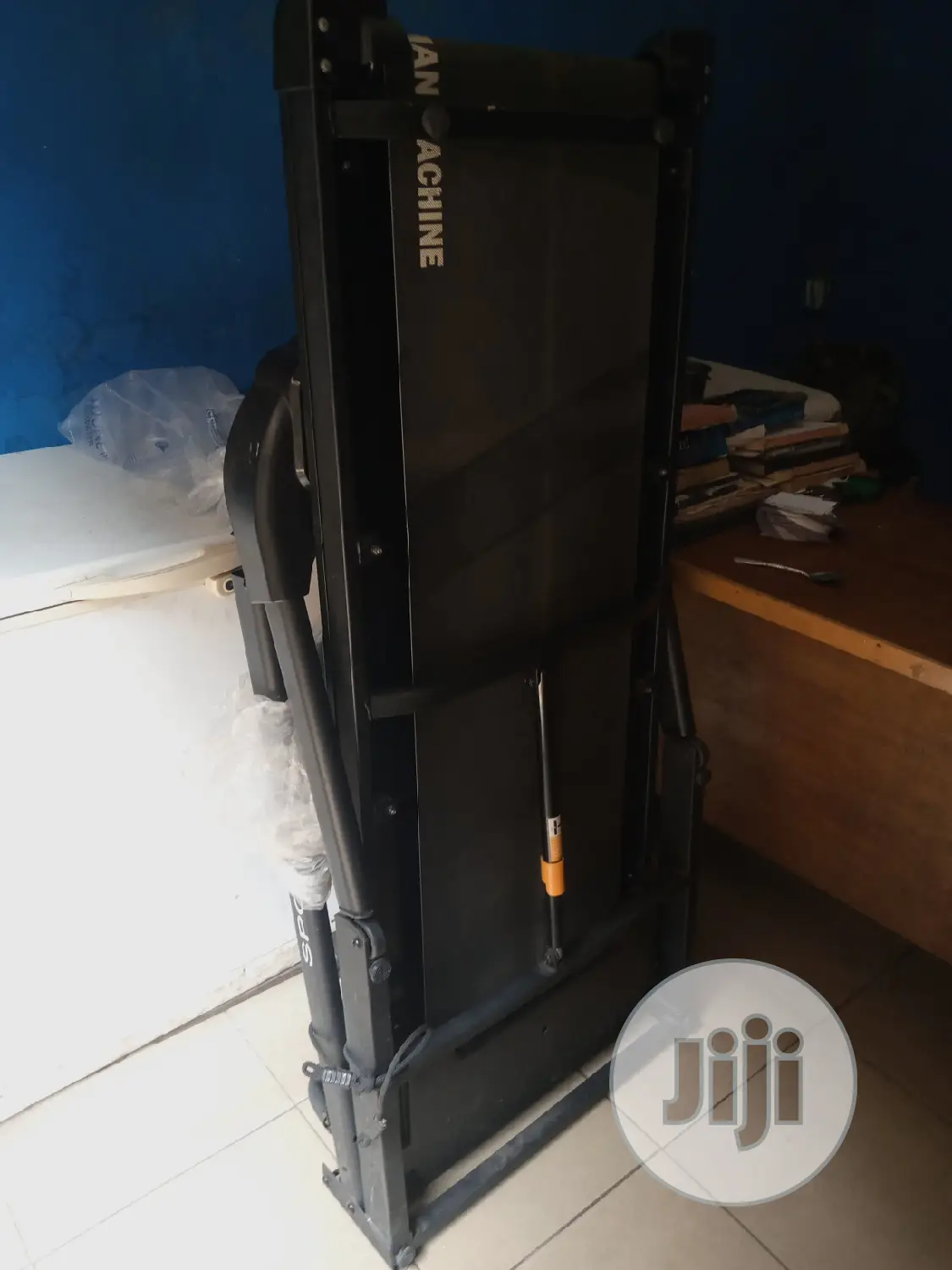 Second Hand 2hp Treadmill With Massager Electric German
