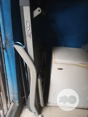 Second Hand 2.5hp Treadmill With Massager Electric