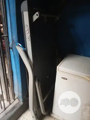 Second Hand 2.5hp Treadmill With Massager Electric
