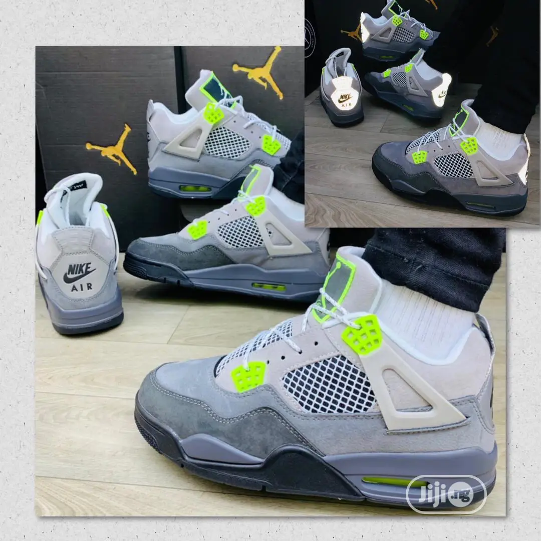 Air Jordan 4 Retro Sneakers