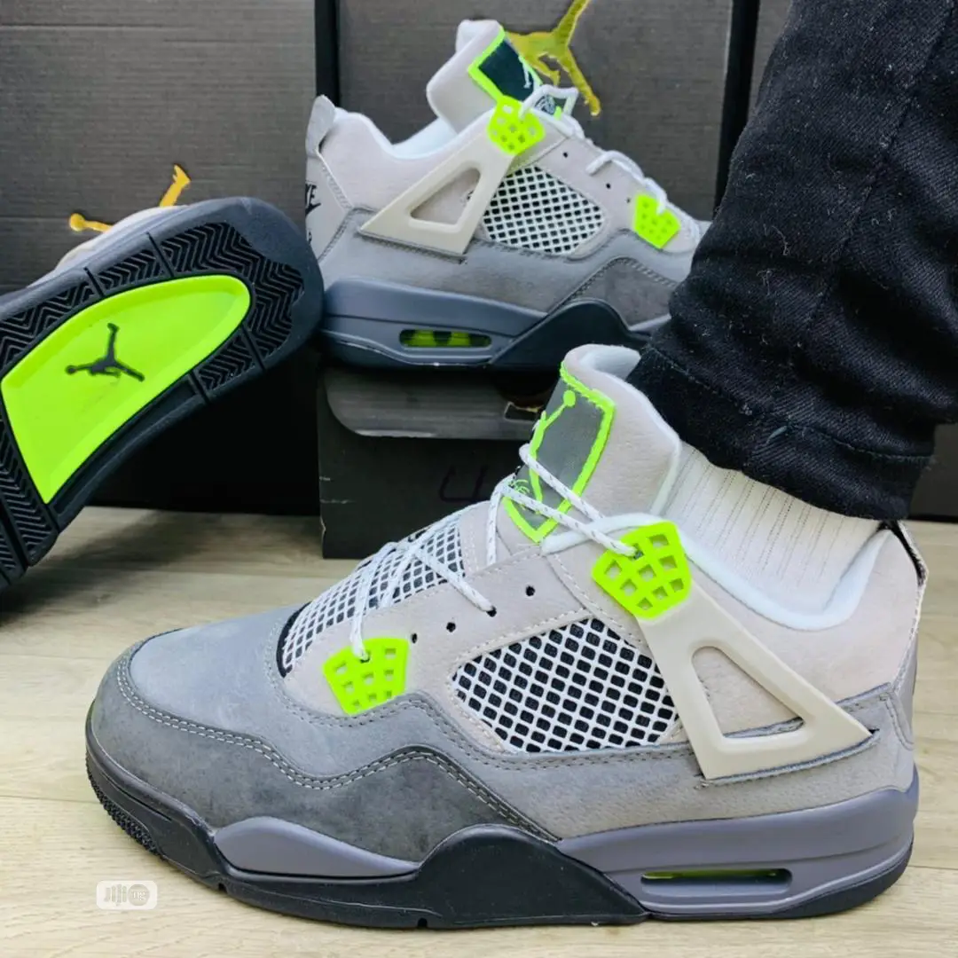 Air Jordan 4 Retro Sneakers