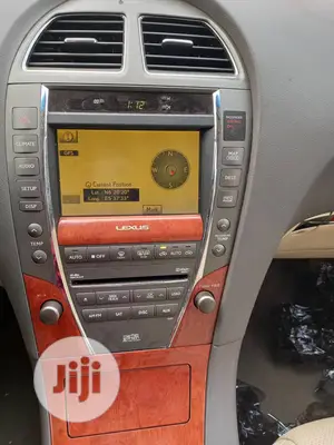 Car Navigation System for ES 350 Lexus 2010.