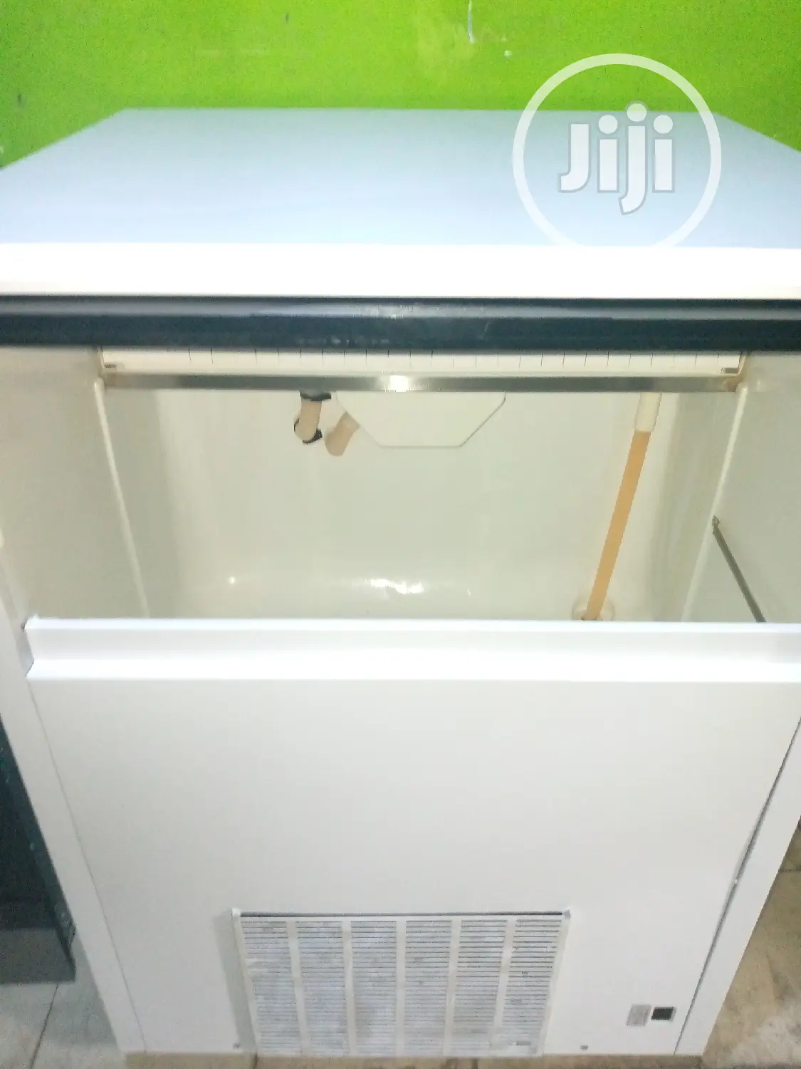 Ice Cube Machine 60 Cubes