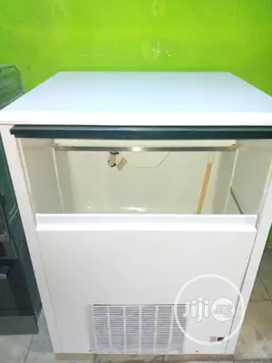 Ice Cube Machine 60 Cubes