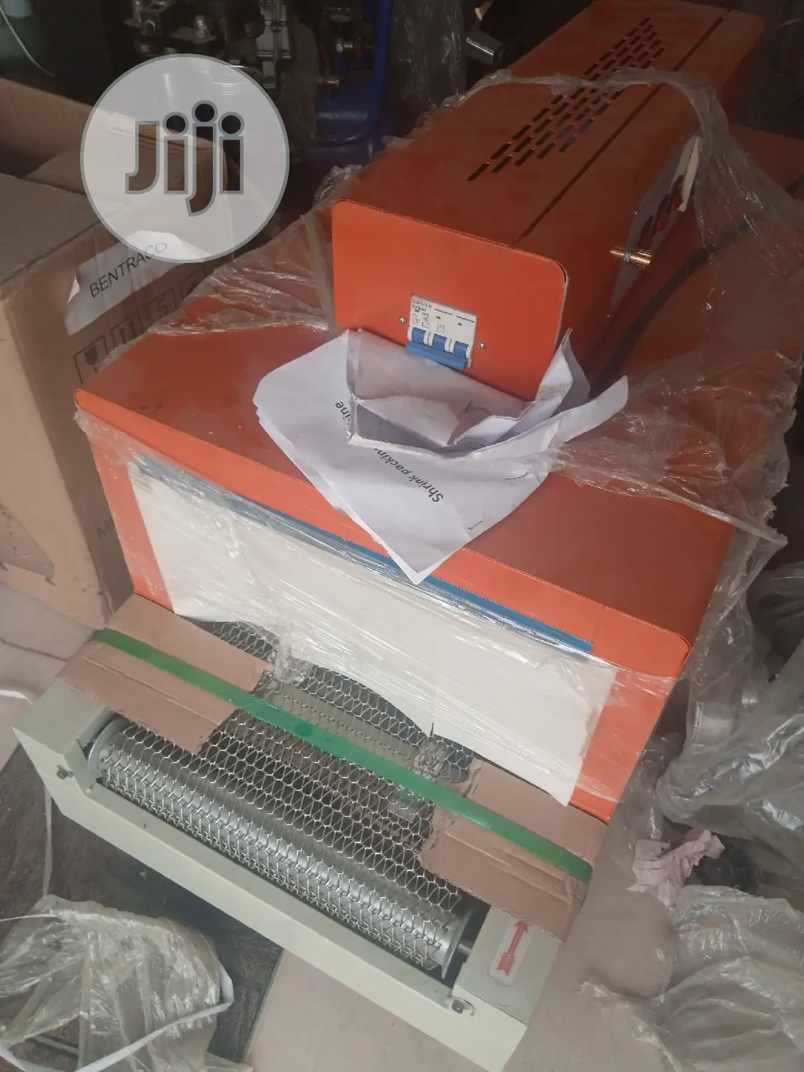 Shrink Wrapping Machine