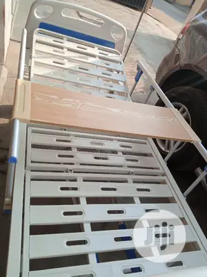 2 Cranks Bed With Drip Stand
