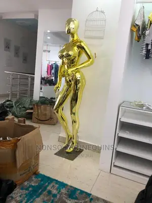 Biggest Breast Faceless Female Gold Chrome Mannequins